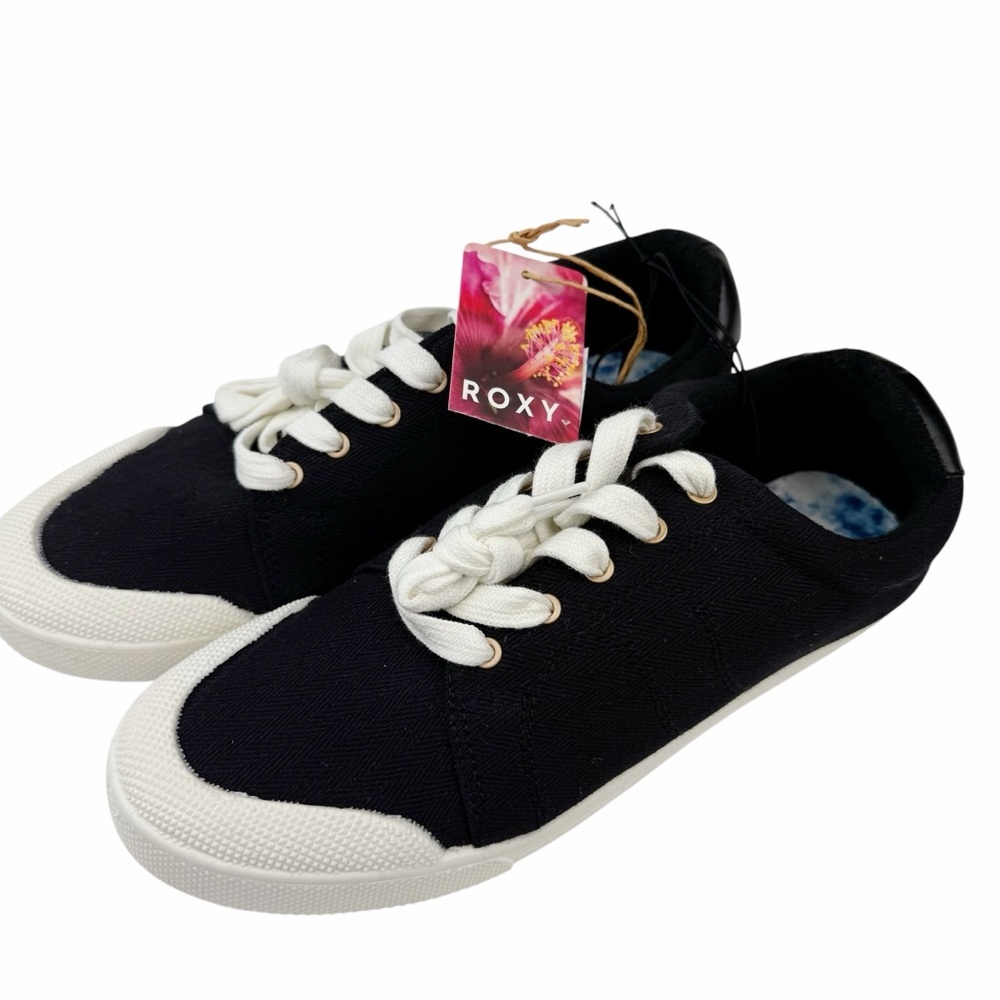 Roxy Sneakers NEW Black Canvas Lace Up Shoes Low Top Women’s Size 8 NWT